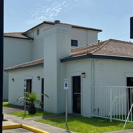Relax Inn Channelview Bagian luar foto