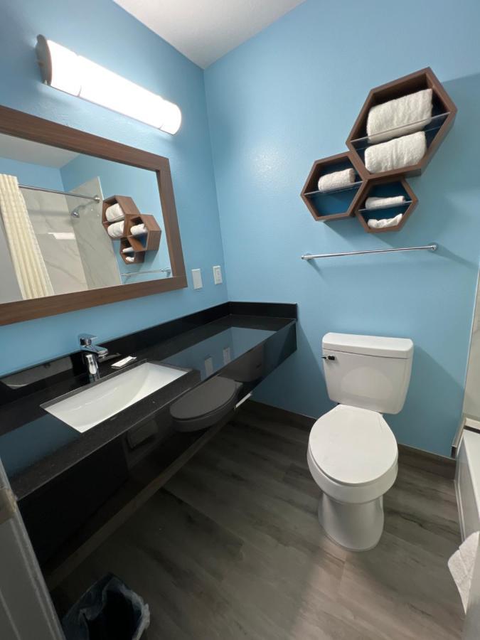 Relax Inn Channelview Bagian luar foto