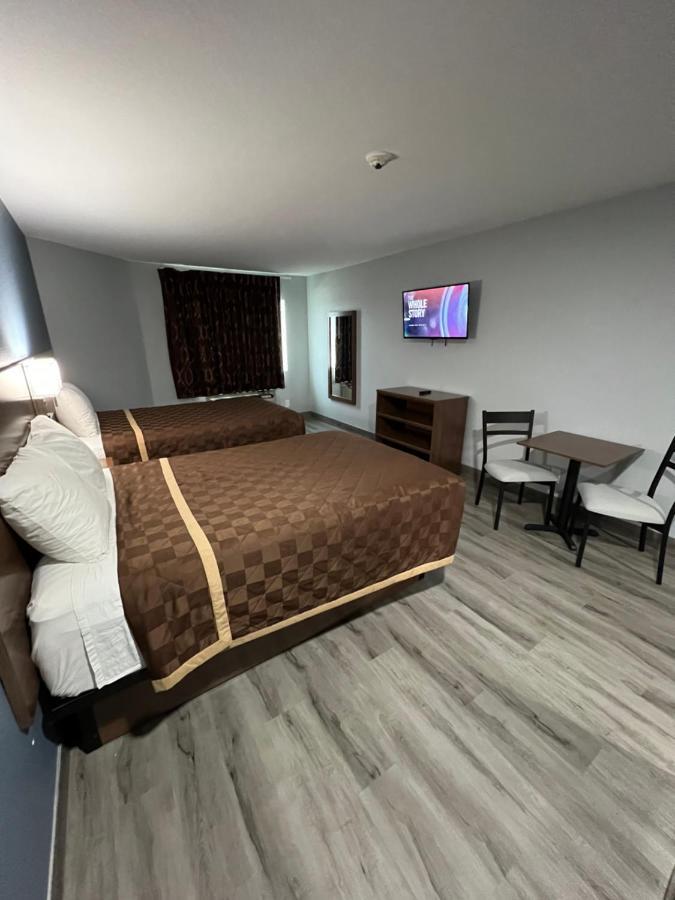 Relax Inn Channelview Bagian luar foto