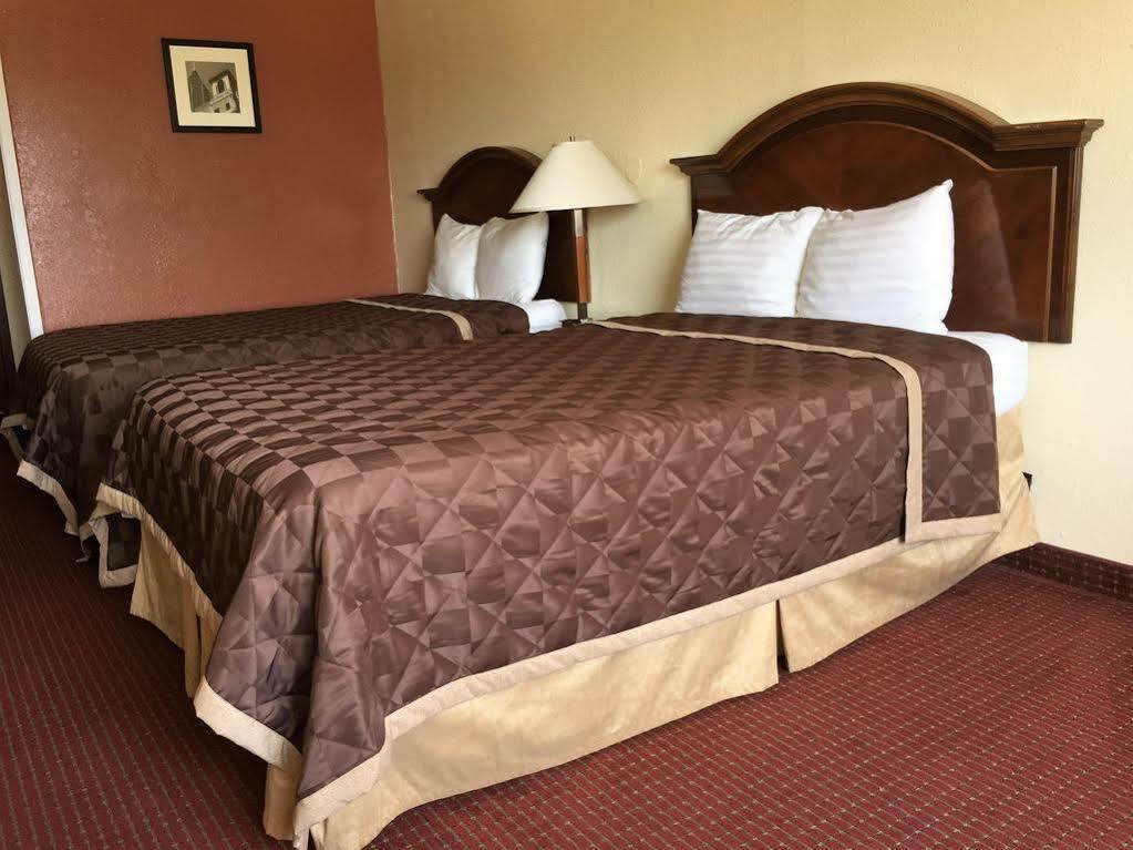 Relax Inn Channelview Bagian luar foto